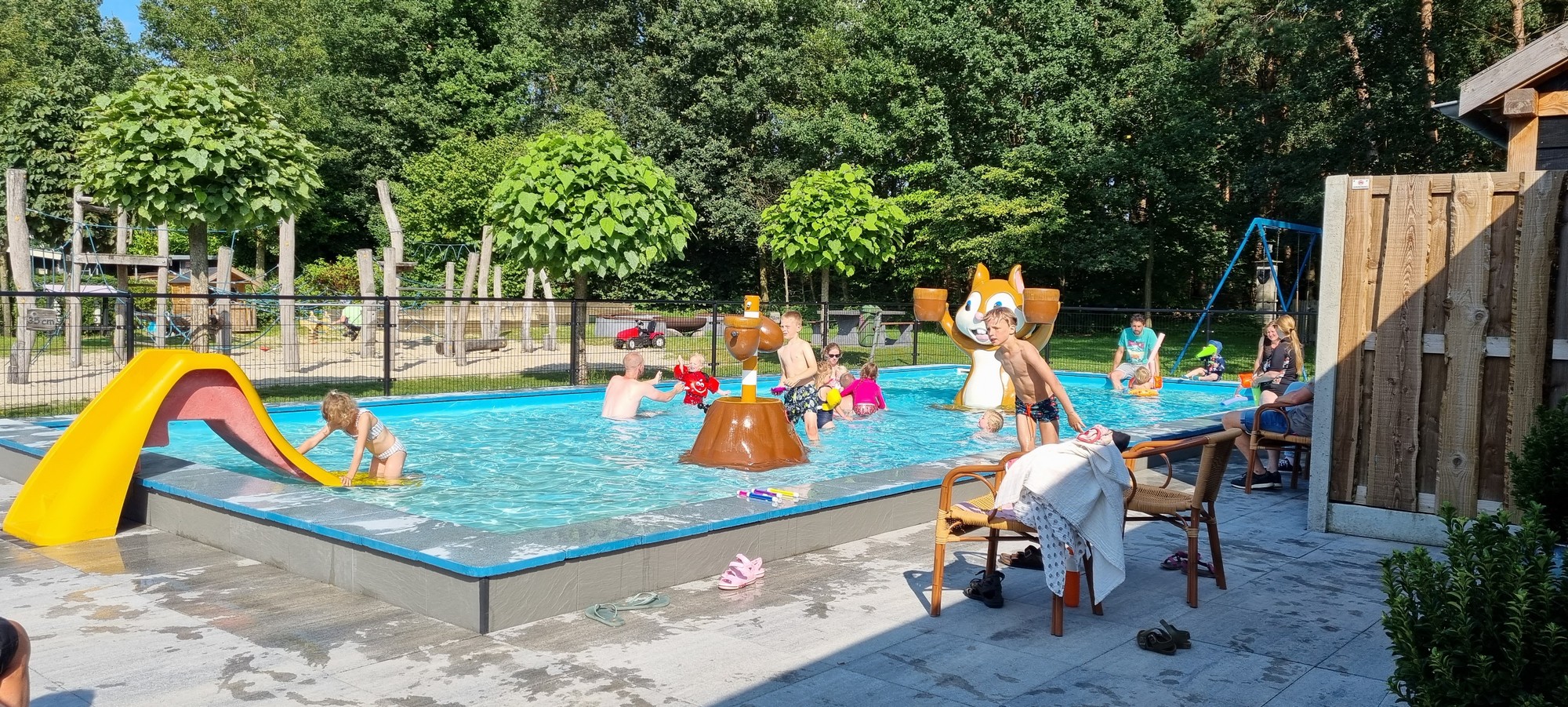 Buitenzwembad_campingtamaring3